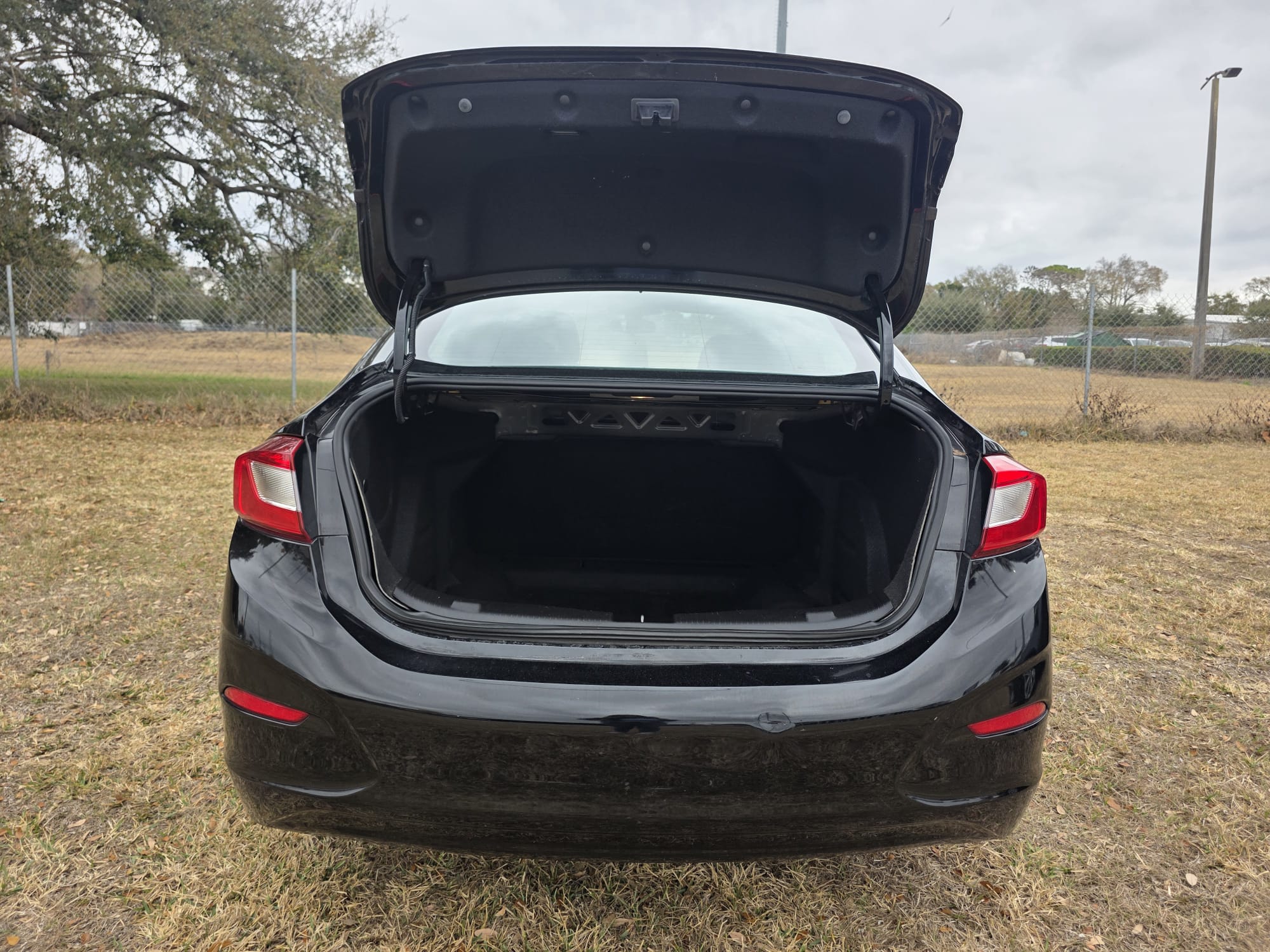 2019 Chevrolet Cruze LS - Photo 8