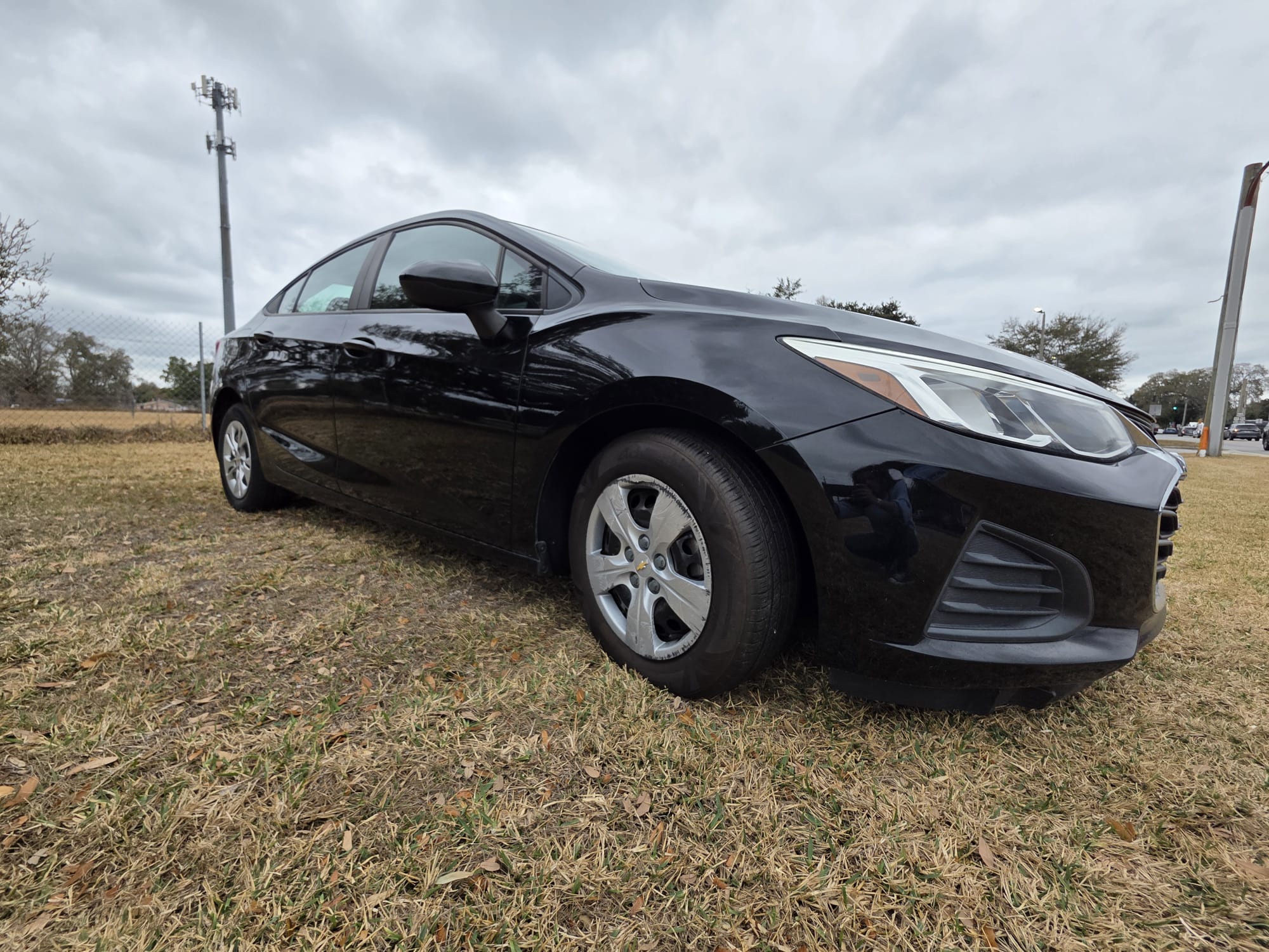 2019 Chevrolet Cruze LS - Photo 2
