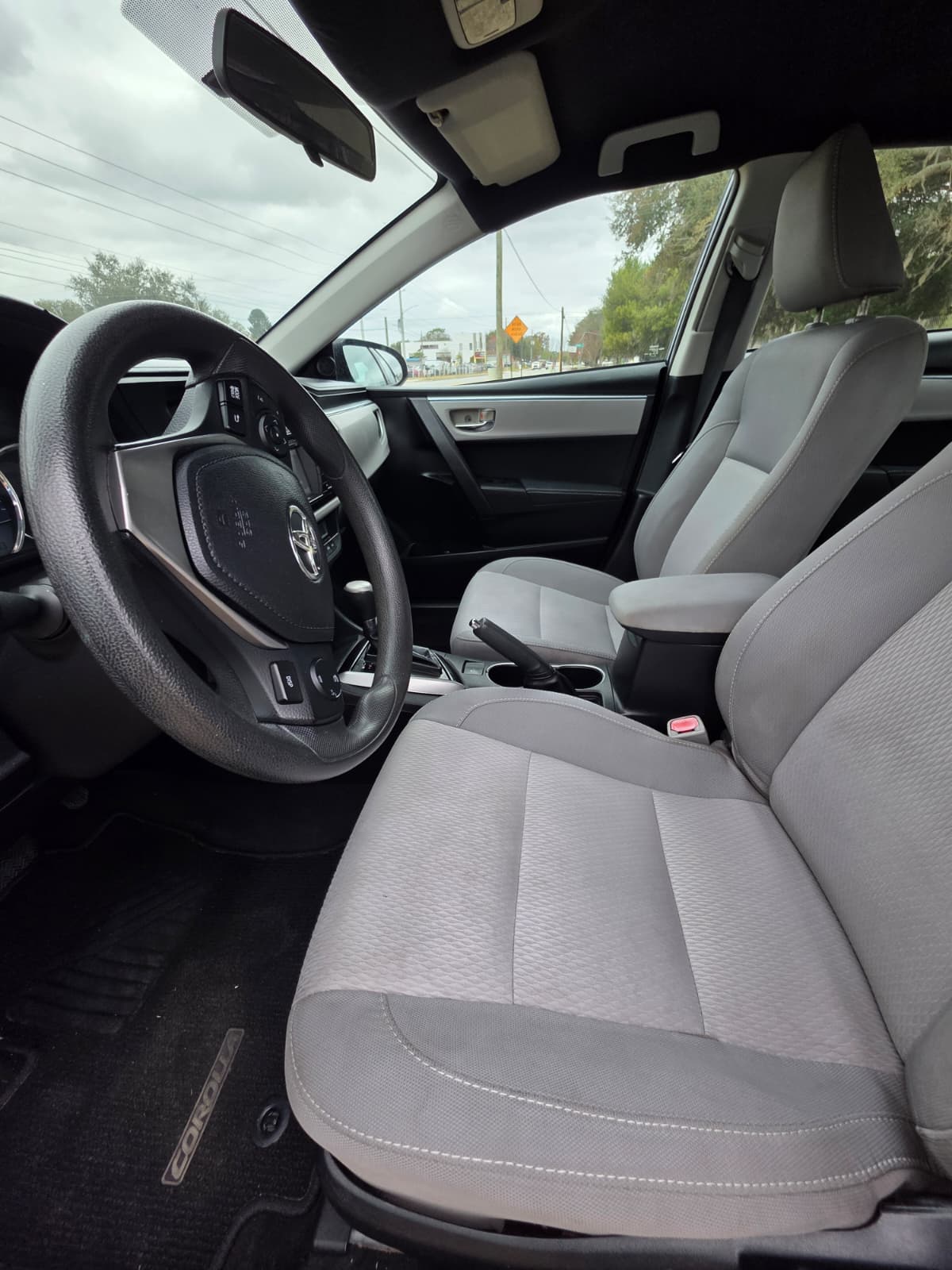 2015 Toyota Corolla LE - Photo 10