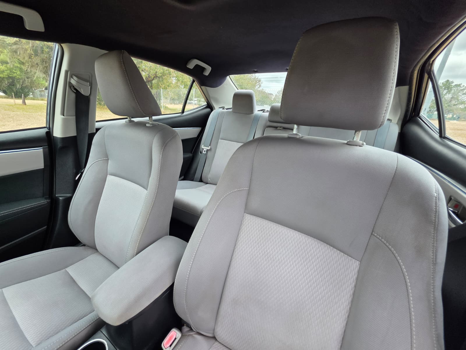 2015 Toyota Corolla LE - Photo 16