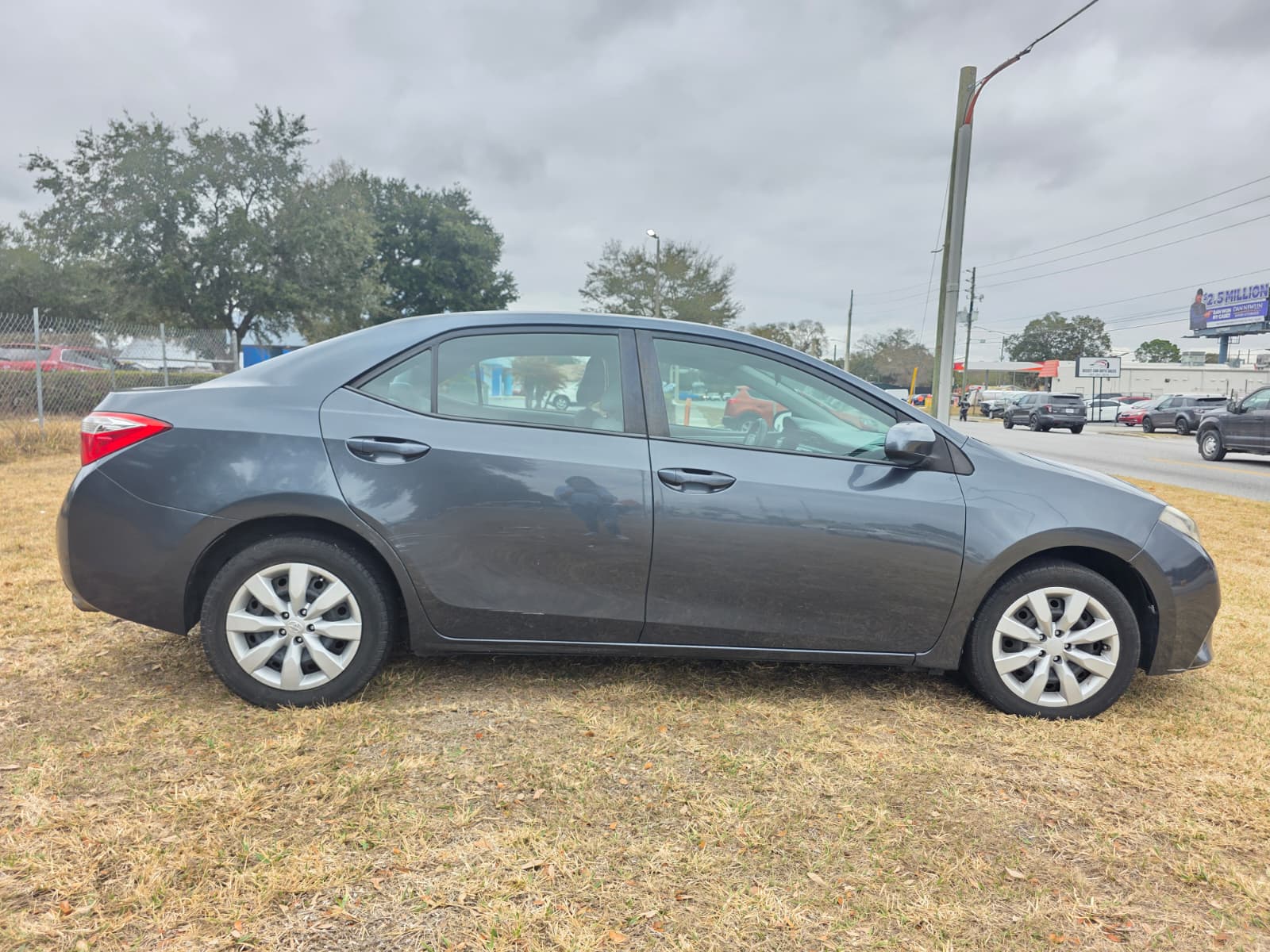 2015 Toyota Corolla LE - Photo 6