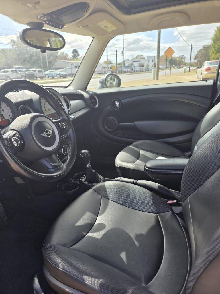 2001 VOLVO S40    SEDAN