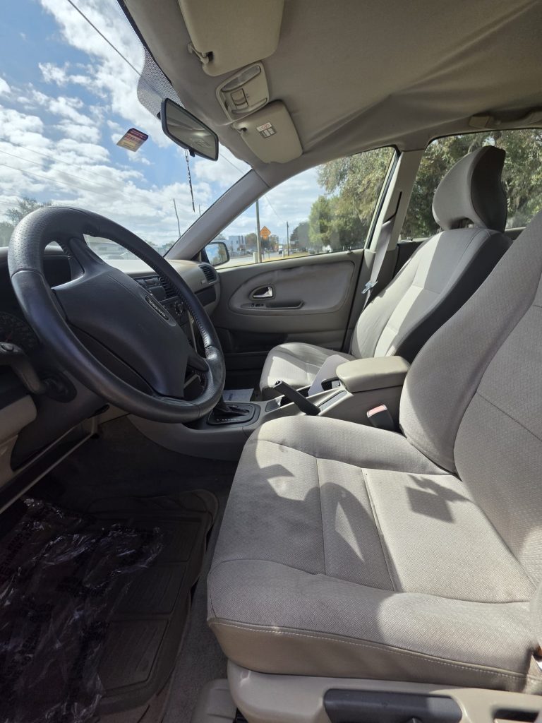 2001 VOLVO S40    SEDAN